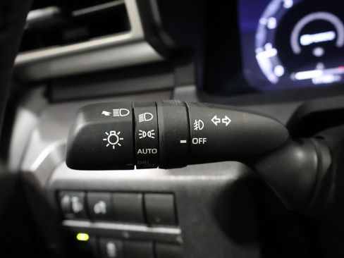 Used 2025 Toyota Tacoma TRD Off-Road image 36