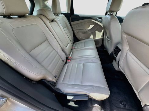 Used 2017 Ford C-MAX Titanium w/ Equipment Group 301A FWD image 33