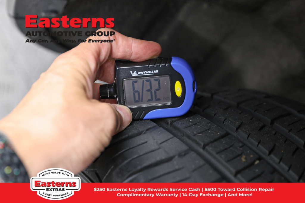 Used 2021 Jeep Grand Cherokee Laredo AWD/4WD image 31