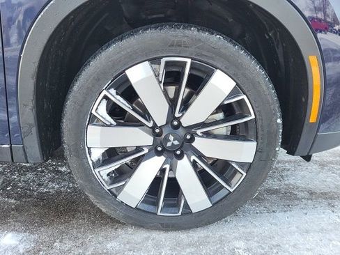 Used 2025 Mitsubishi Outlander SE image 15