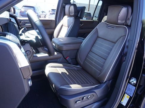 New 2026 GMC Yukon XL Denali Ultimate w/ LPO, Illumination Package image 15