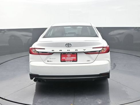 Used 2026 Toyota Camry SE FWD image 7