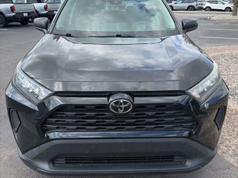Used 2021 Toyota RAV4 LE image 8