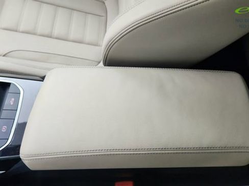 Used 2024 BMW M440i Convertible w/ Premium Package RWD image 53