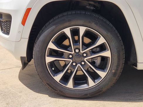 Used 2023 Jeep Grand Cherokee L Overland AWD/4WD image 12