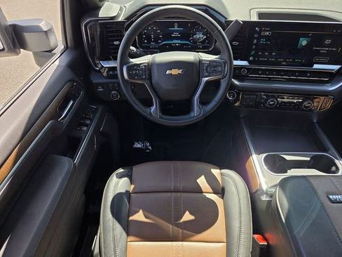 Used 2025 Chevrolet Silverado 3500 High Country w/ Technology Package image 15
