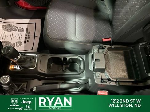 New 2026 Jeep Gladiator Mojave w/ Technology Group AWD/4WD image 31