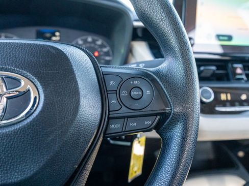 Used 2025 Toyota Corolla LE image 26