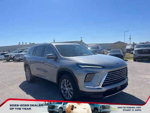 New 2026 Buick Enclave Preferred image 2