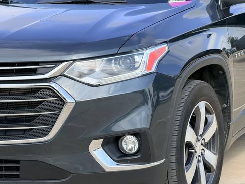 Used 2021 Chevrolet Traverse LT w/ LT Premium Package AWD/4WD image 7