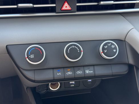 New 2026 Hyundai Elantra SE image 23