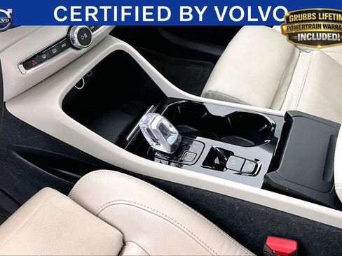 Certified 2023 Volvo XC40 B5 Ultimate w/ Protection Package Premier AWD/4WD image 18