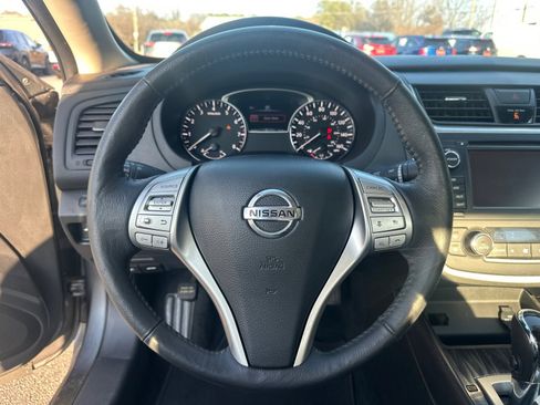 Used 2016 Nissan Altima 2.5 SL w/ 2.5 Technology Package image 22