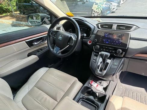 Used 2018 Honda CR-V Touring image 18