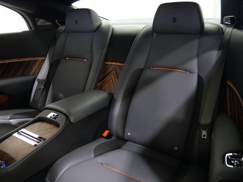 Used 2015 Rolls-Royce Wraith image 16