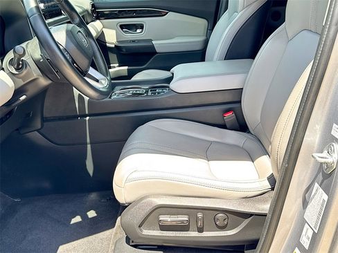 Used 2023 Honda Pilot Touring image 18