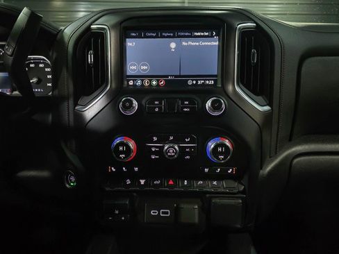 Used 2023 GMC Sierra 3500 AT4 w/ Gooseneck/5TH Wheel Package image 29