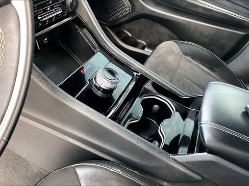 Used 2023 Jeep Grand Cherokee L Laredo image 16