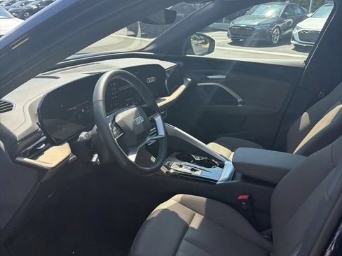 Certified 2025 Audi Q5 Premium w/ Convenience Package AWD/4WD image 12
