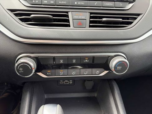 Used 2022 Nissan Altima 2.5 SV image 8