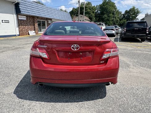 Used 2010 Toyota Camry SE image 7