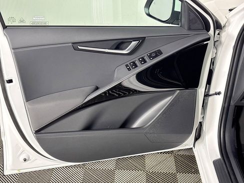 New 2026 Kia Niro EX FWD image 10