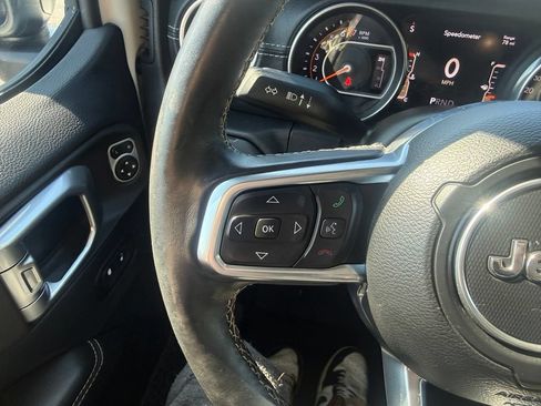 Certified 2019 Jeep Wrangler Unlimited Sahara AWD/4WD image 22
