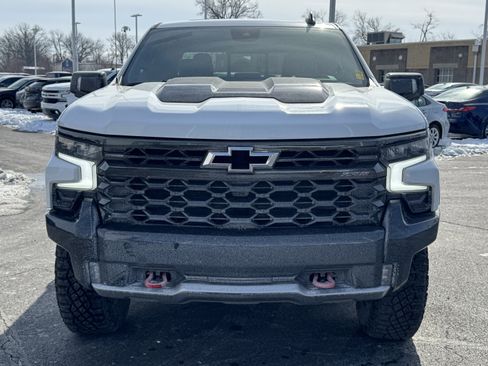 Used 2022 Chevrolet Silverado 1500 ZR2 w/ Technology Package image 14