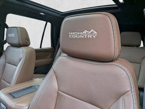 Used 2023 Chevrolet Tahoe High Country AWD/4WD image 15