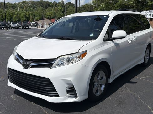 Used 2018 Toyota Sienna LE FWD image 7