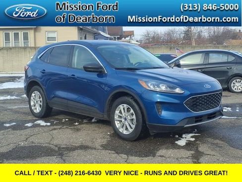 Used 2022 Ford Escape SE w/ Cold Weather Package image 4