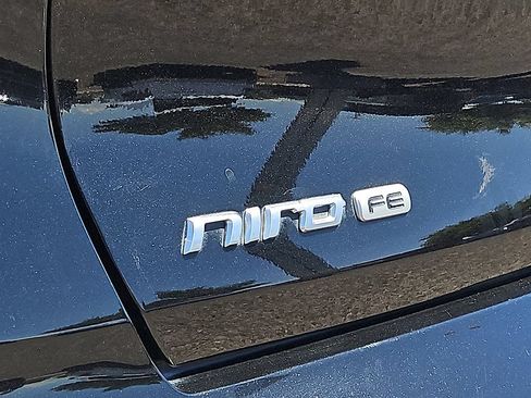 Used 2020 Kia Niro LX FWD image 10