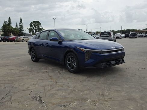 New 2026 Kia K4 FWD image 2