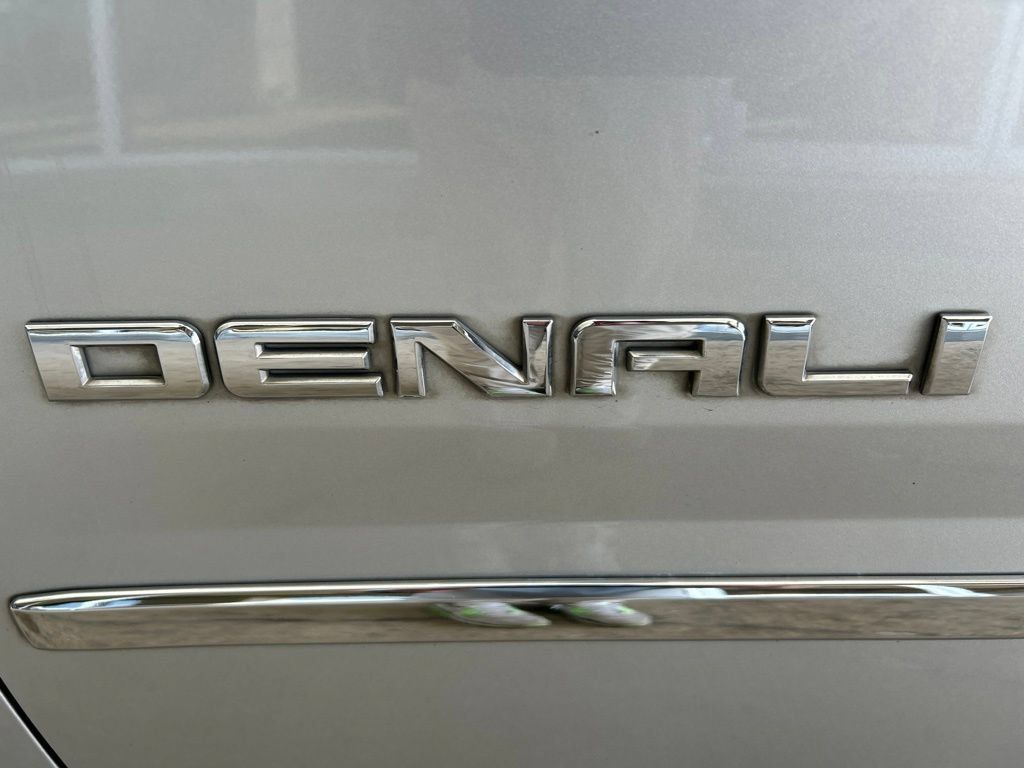 Used 2019 GMC Yukon Denali w/ Denali Ultimate Package RWD image 32