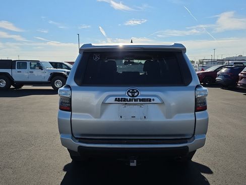 Used 2015 Toyota 4Runner SR5 AWD/4WD image 7