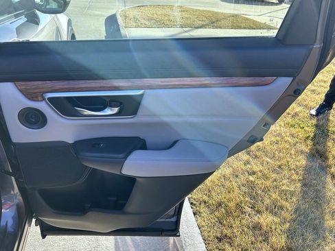 Used 2018 Honda CR-V Touring image 17