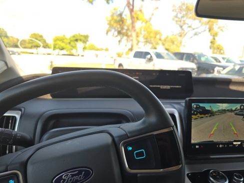 Used 2025 Ford Expedition Active AWD/4WD image 20