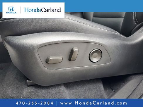 Used 2025 Chevrolet Traverse LT w/ Midnight/Sport Edition image 10