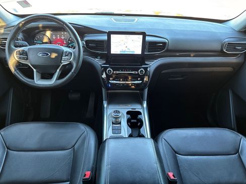 Used 2021 Ford Explorer Limited w/ Equipment Group 301A image 2