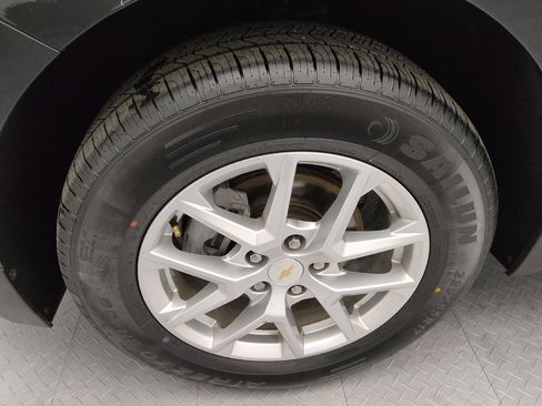 Used 2023 Chevrolet Equinox LT w/ Driver Convenience Package image 31