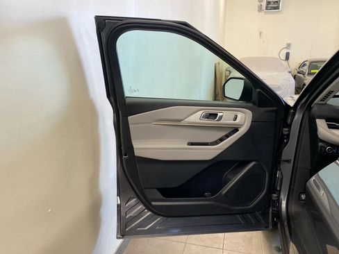 New 2026 Ford Explorer Active w/ Active Comfort Package image 16