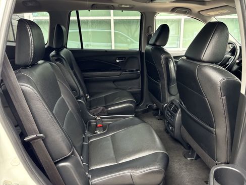 Used 2019 Honda Pilot Elite image 12