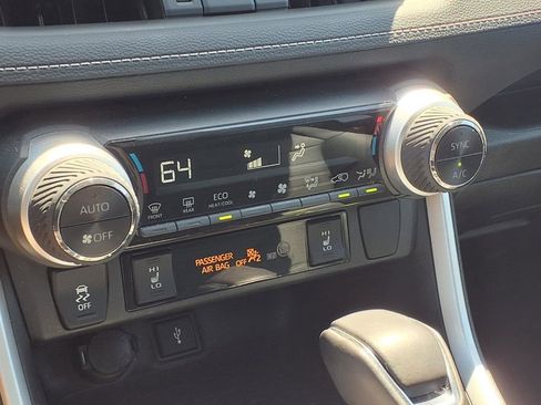 Used 2021 Toyota RAV4 XLE Premium AWD/4WD image 9
