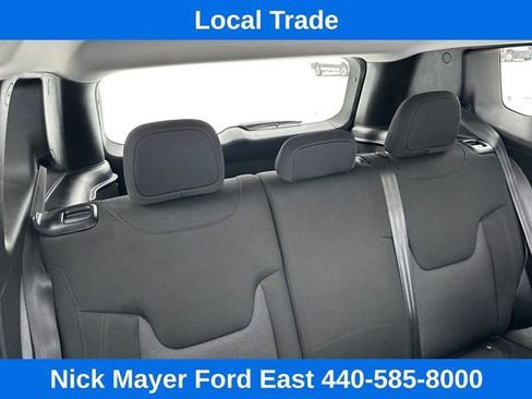Used 2023 Jeep Renegade Latitude AWD/4WD image 13