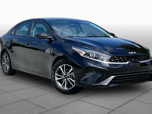 Used 2023 Kia Forte LXS FWD image 3