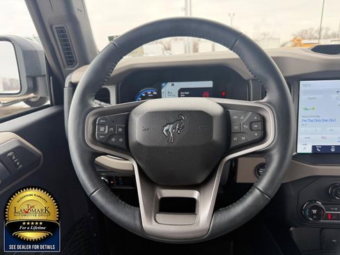 Used 2024 Ford Bronco Wildtrak image 18
