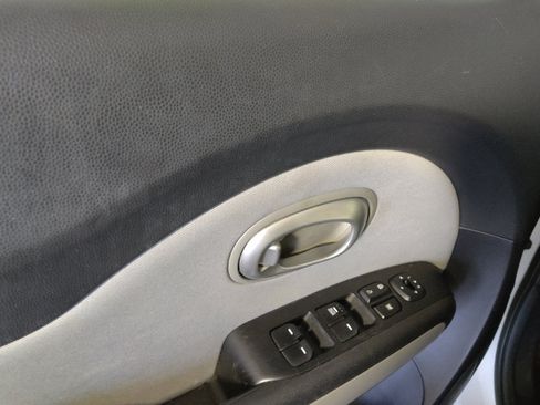 Used 2016 Kia Soul FWD image 27