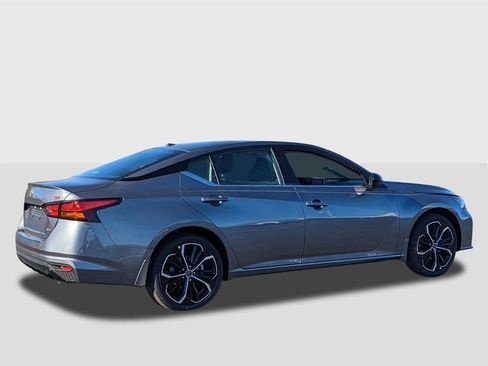 New 2025 Nissan Altima 2.5 SR image 5