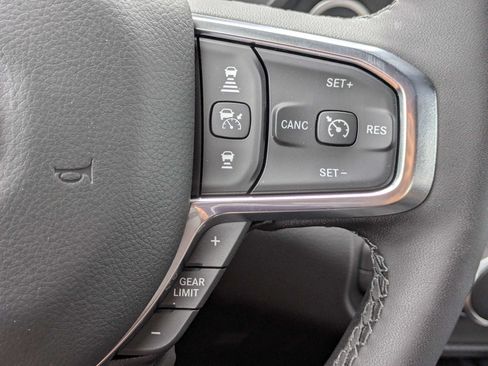 Used 2025 RAM 1500 Big Horn AWD/4WD image 28