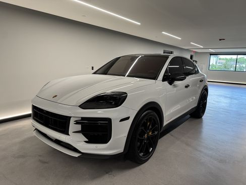 Used 2024 Porsche Cayenne Turbo GT AWD/4WD image 1